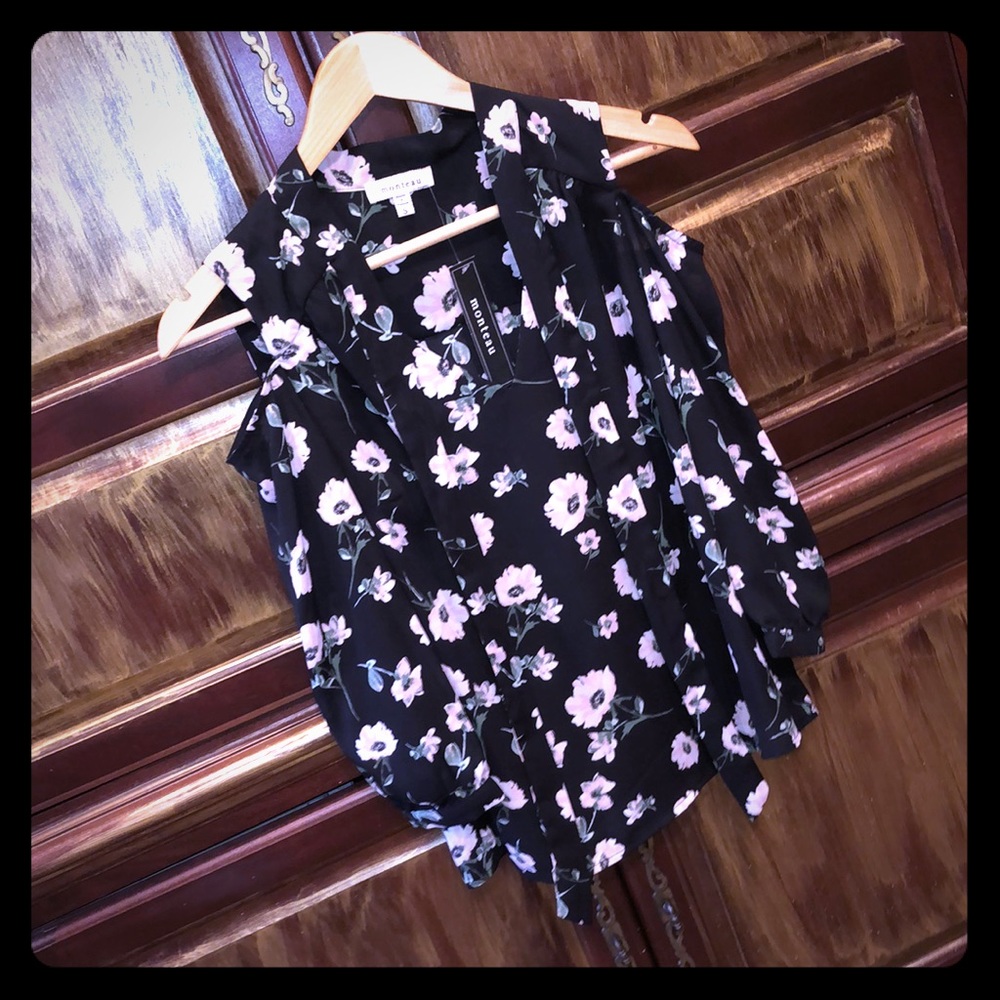 Cold shoulder sheer tie front v neck top